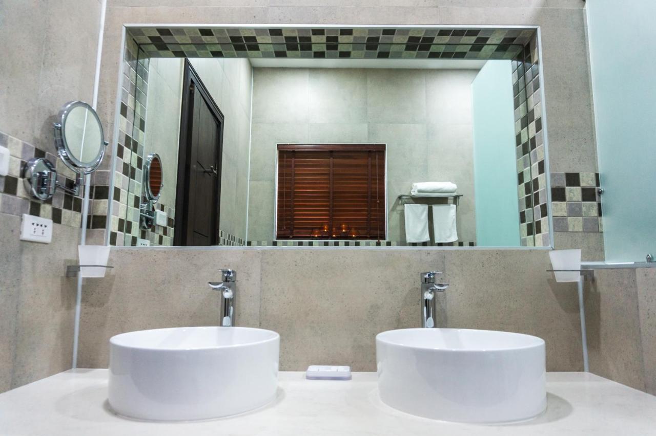 LUXURY PRIVATE VILLAS 400m2 WITH POOL NEAR LIO BEACH El Nido Ngoại thất bức ảnh