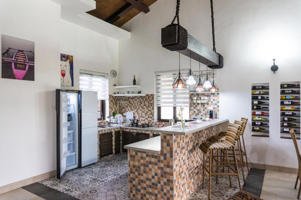 LUXURY PRIVATE VILLAS 400m2 WITH POOL NEAR LIO BEACH El Nido Ngoại thất bức ảnh