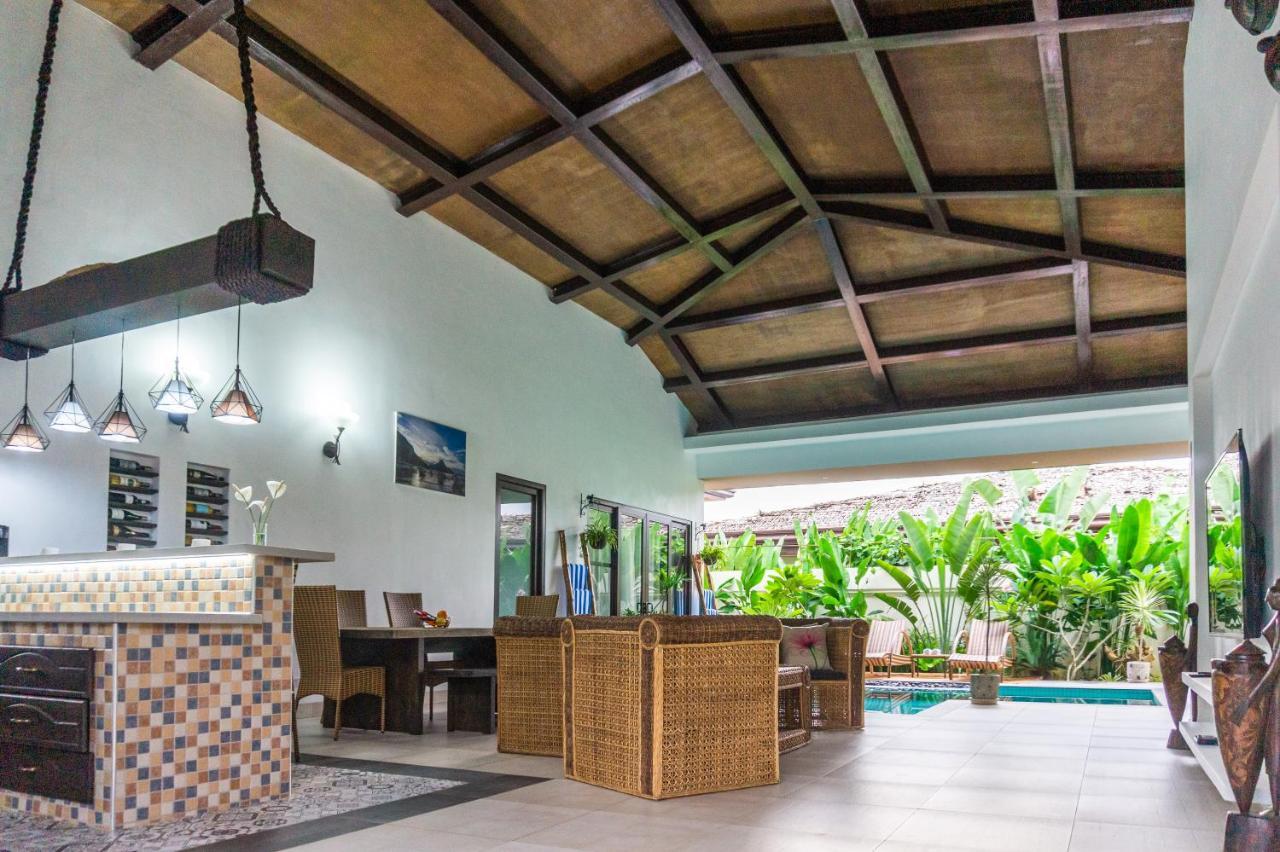 LUXURY PRIVATE VILLAS 400m2 WITH POOL NEAR LIO BEACH El Nido Ngoại thất bức ảnh